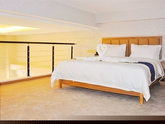 复式园景家庭休闲房