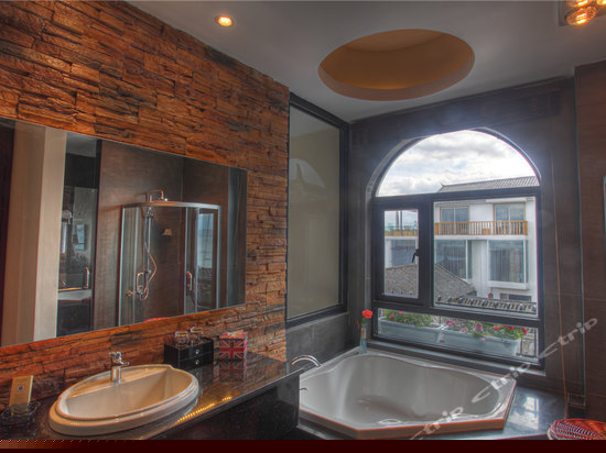 月—海景大床房