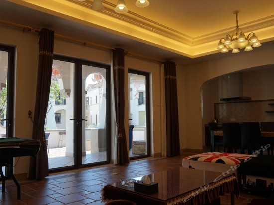 复式四房一厅别墅