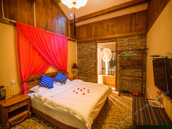 沉香岭--豪华经典大床房201