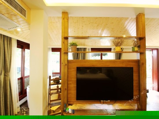 庭院豪华大床房