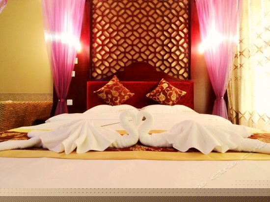 浪漫蜜月大床房