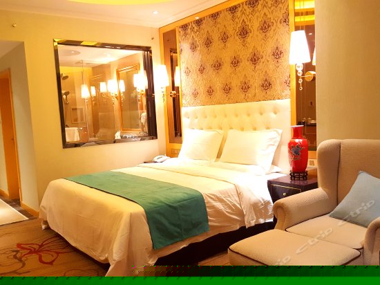 精致情侣大床房