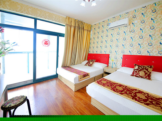 阳台观海双大床房