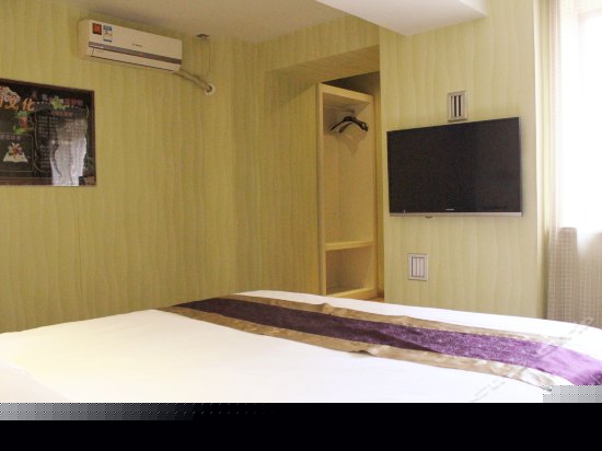 豪华商务大床房