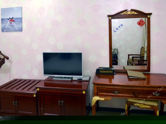 景法店山景阳台大床房