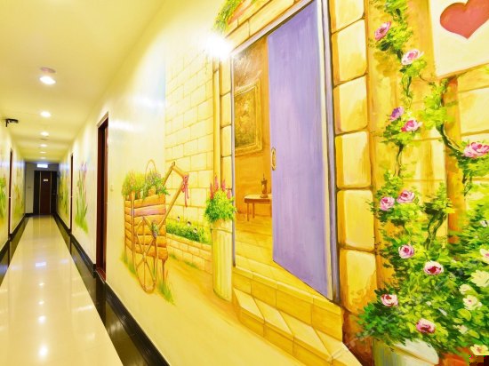 标准四人房（无窗）