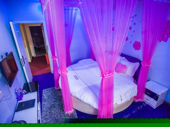 主题圆形水床房