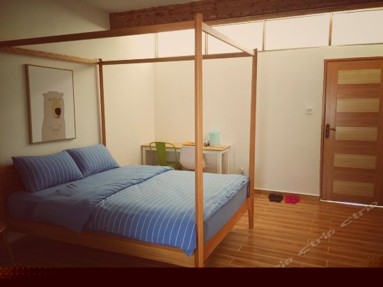 原木清新架子床房