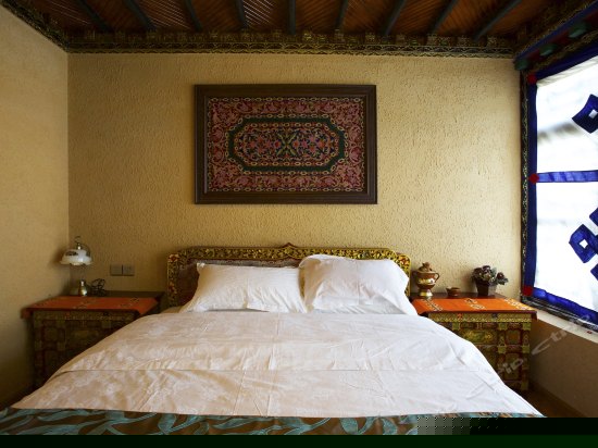 藏式精品大床房