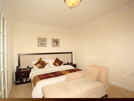 龙湾豪华石板玉房