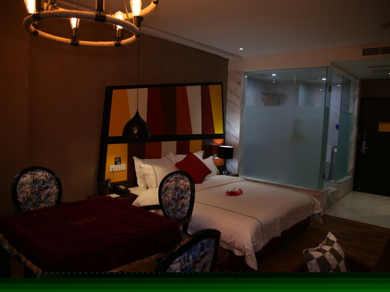 色彩缤纷豪华麻将房