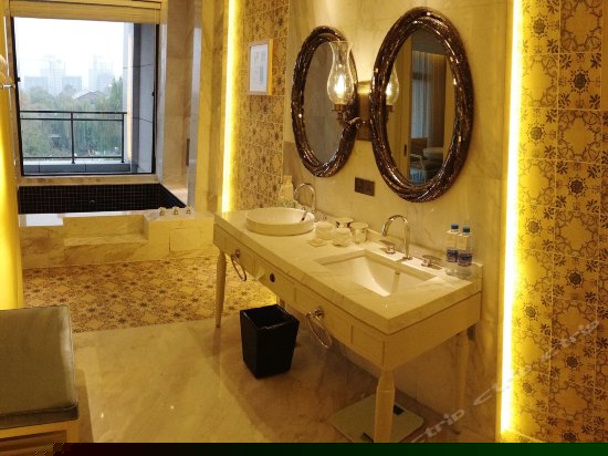 私属汤池观景房