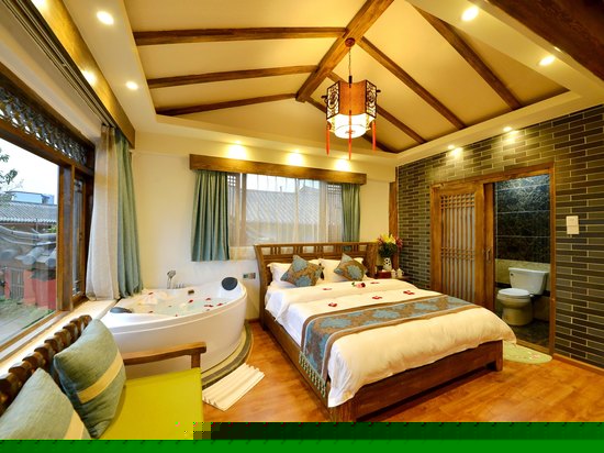 豪华观景浴缸房