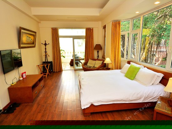 南洋风情园景大床房