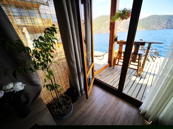 全湖景情侣蜜月房