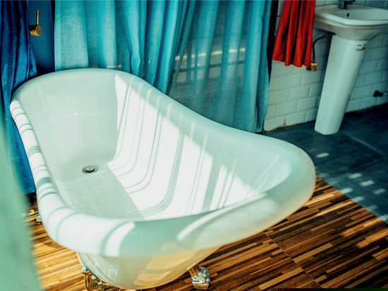 独立阳台浴缸海景房