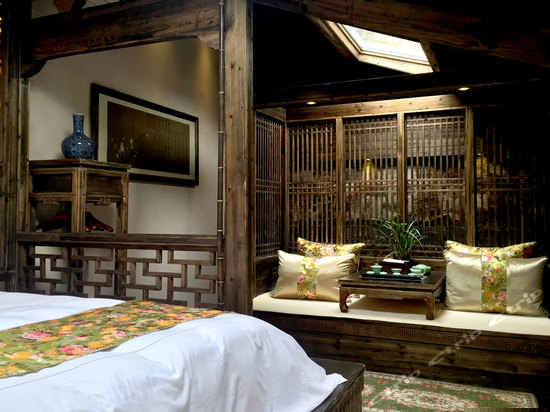 花园复式豪华套房