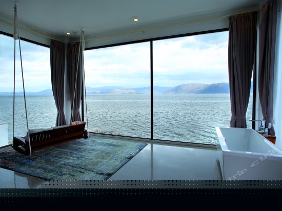 三世（豪华亲海露台大床房）