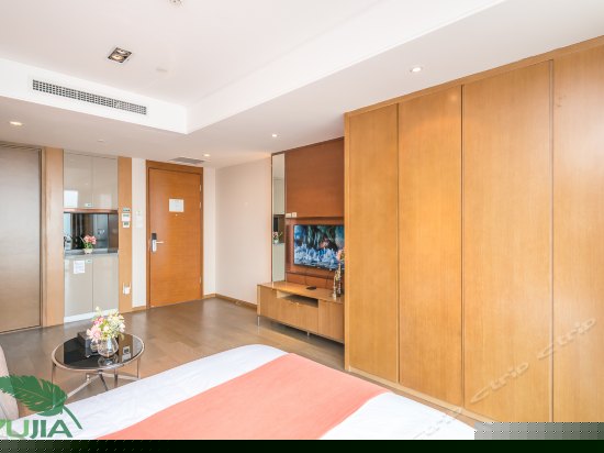 精装海景大床房