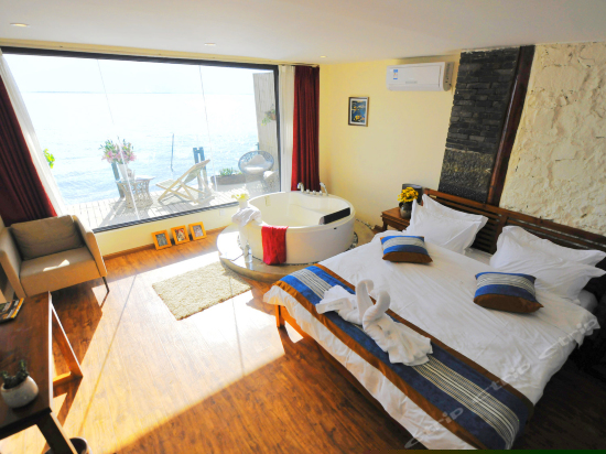 秋水海景露台大床房