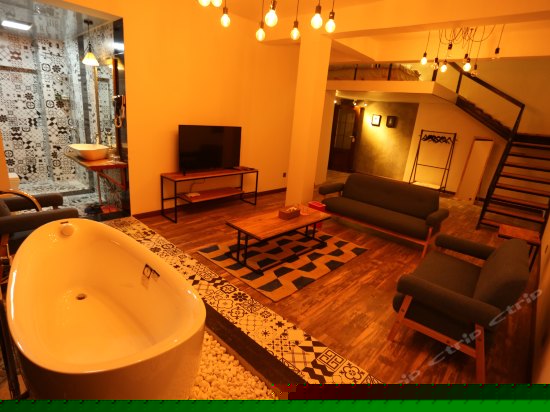 景观蜜月复式房