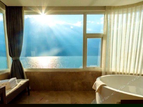 湄屿270°海景蜜月圆床套