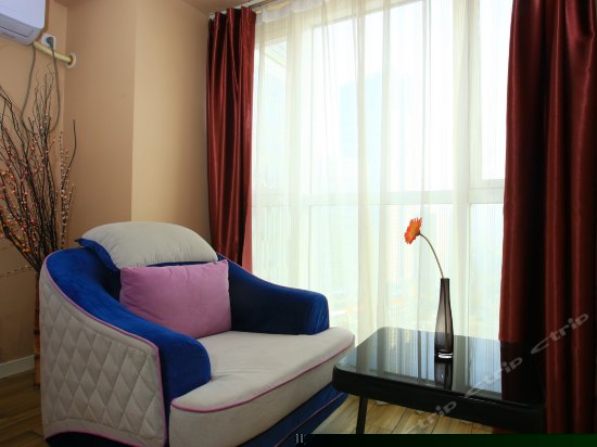 豪华夜景大床房