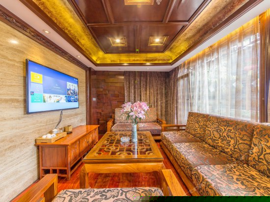 尊尚繁花大床房