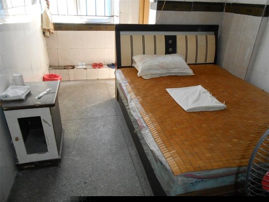 标准单人电脑房