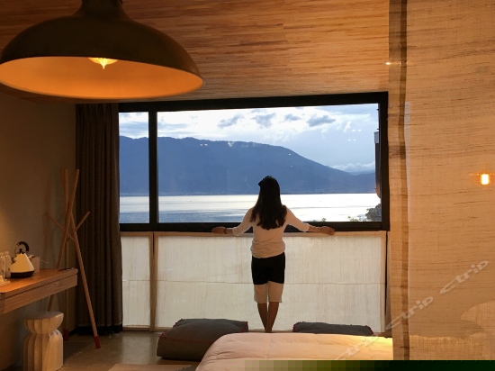 最美夕阳海景大床房