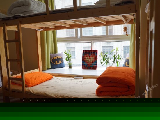 男生六人床位房