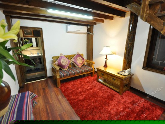 复式蜜月大床房206