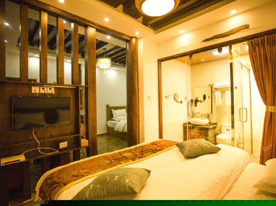 天雨流芳家庭套房