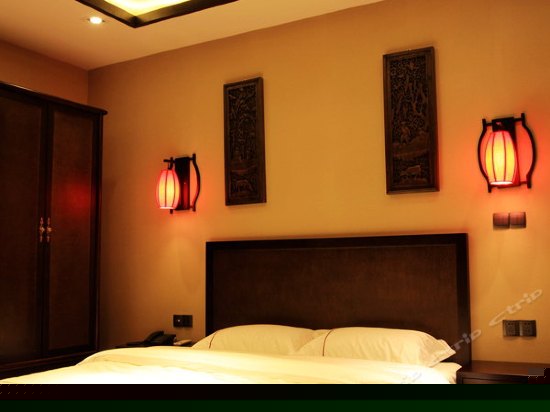 全景沐浴河畔房（大床）