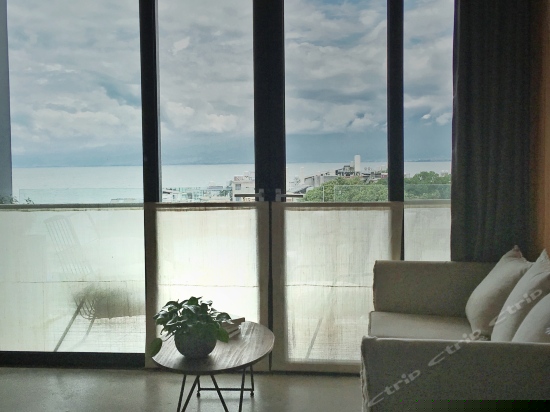 最美洱海阳台海景家庭房