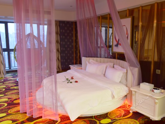 凯撒之夜奢华情侣房