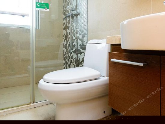 豪华三卧双卫海景套房