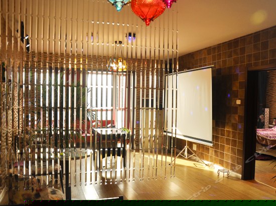 三室两厅聚会房