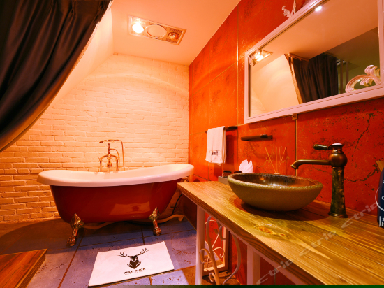 鹿柒复式侯月大床房