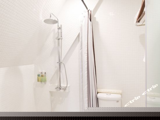 标准大床房（无窗）