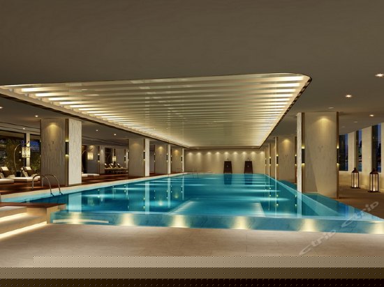 室内游泳池