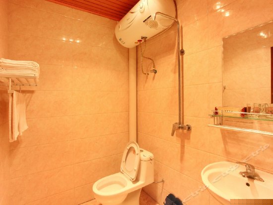 美轮美奂三人间