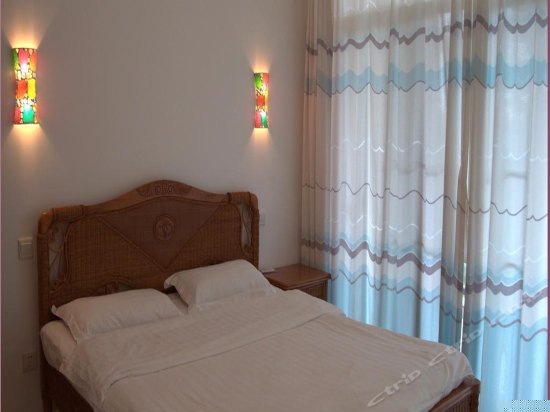 豪华亲海园景套（一房一厅）