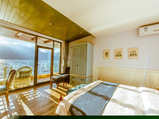 英伦清新海景大床房