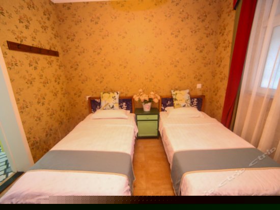 鹿鸣小镇标准间