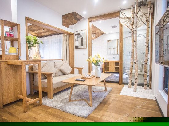 管彤私享露台套房