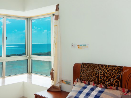 豪华高层海景三卧室一厅套房1002