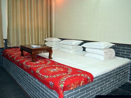 民俗风情三人房