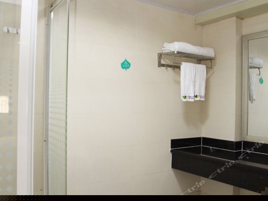 豪华商务大床房